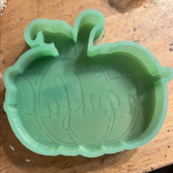 Thankful Pumpkin Freshie Mold - Picture 1 of 1